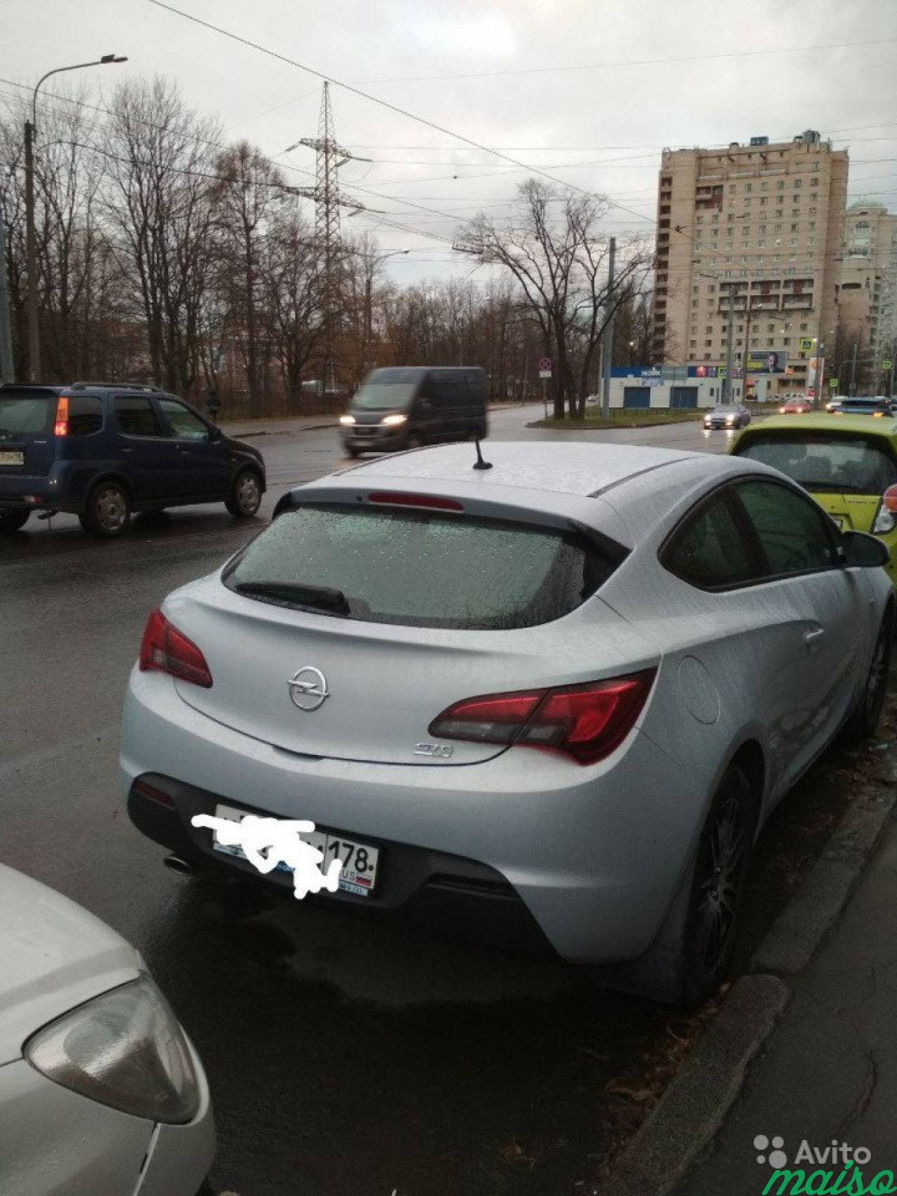 Opel Astra GTC 1.4 МТ, 2012, хетчбэк в Санкт-Петербурге. Фото 3